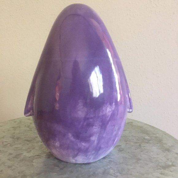 Ceramic Hand Painted Penguin. Signed - Picture 4 of 8